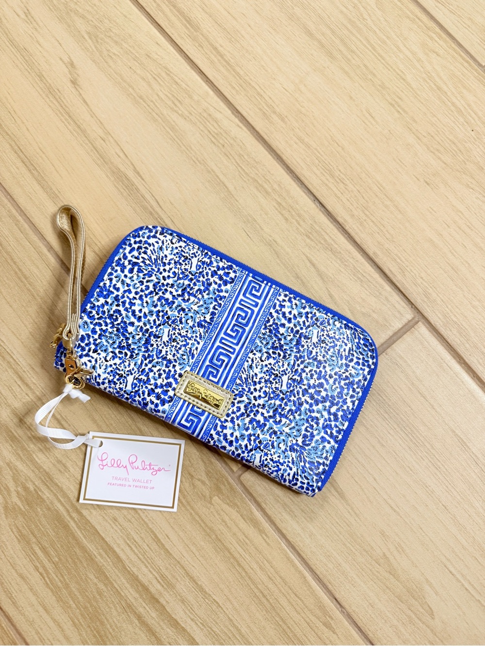 Lilly Pulitzer NWT Twisted Up Travel Wallet Wristlet Blue White Passport Holder